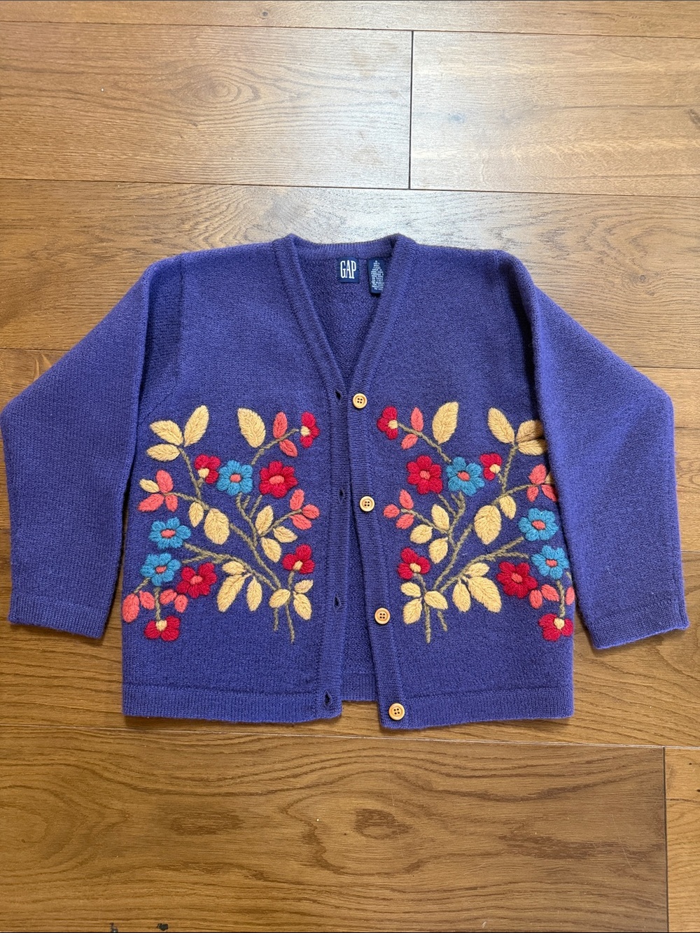 GAP Vintage 100% wool cardigan floral embroidery